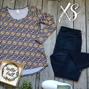 LuLaRoe Lynnae long sleeve top